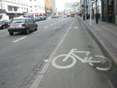 デンマークは、自転車専用道路が整備されていました