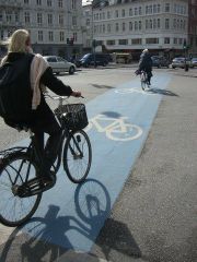 こちらも自転車用の通行帯です