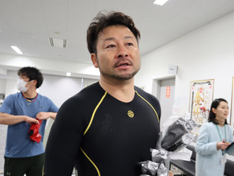 山崎芳仁選手