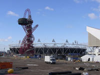 いよいよ半年後のロンドン・オリンピックメイン会場。周辺状況が間に合うのか不安。