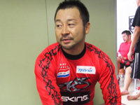 山崎芳仁選手