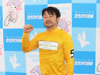 山崎芳仁選手