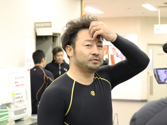 山崎芳仁選手