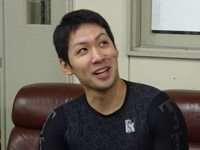 新山将史選手