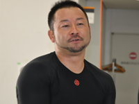 山崎芳仁選手