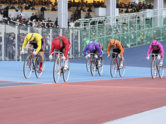 寺内大吉記念杯競輪決勝ゴール