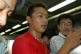 友定祐己選手