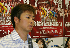 平原康多選手