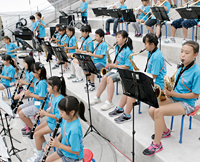 大会を盛り上げる市立錦小学校吹奏楽部