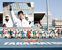 開会式で敢闘宣言する香川選手