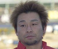山崎芳仁